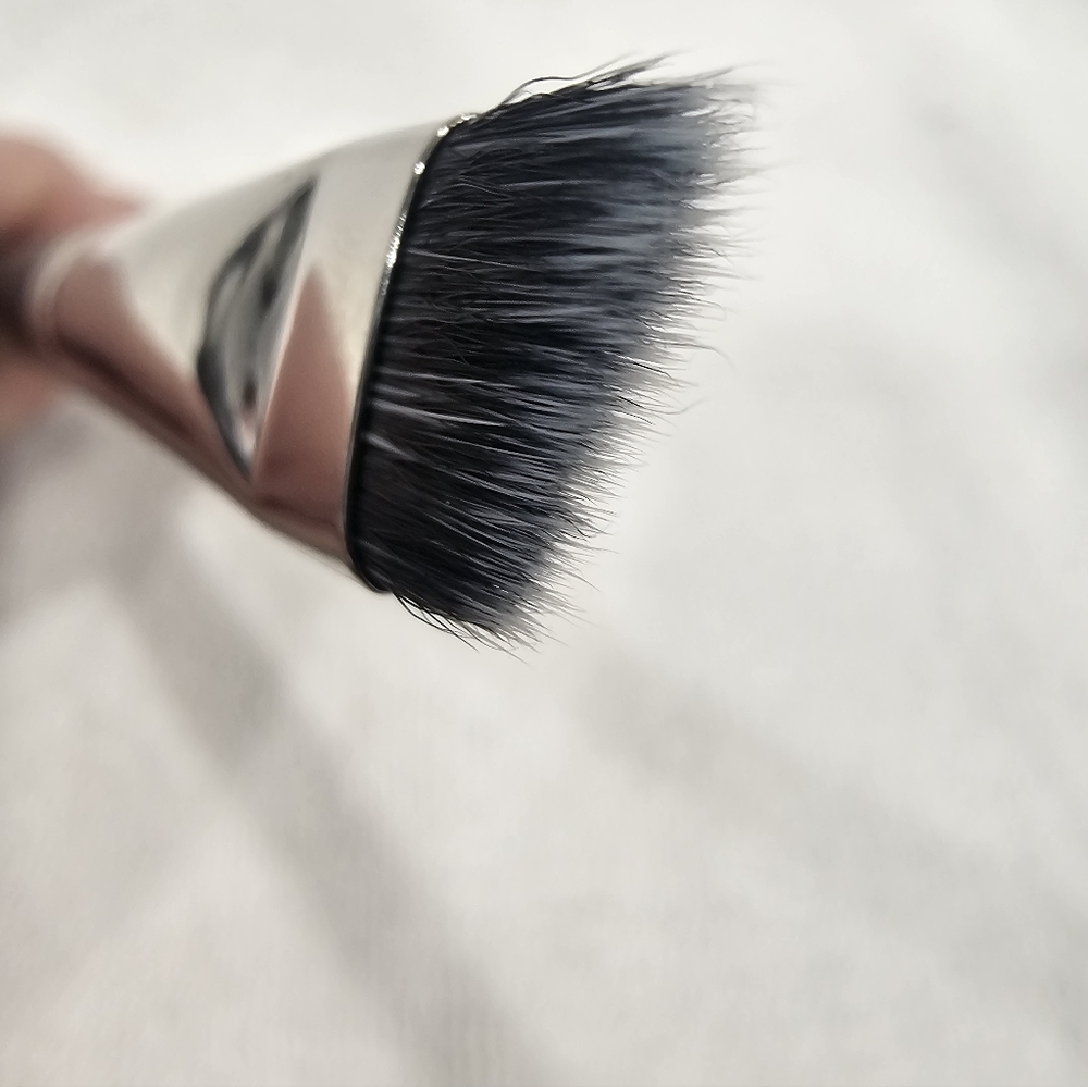 MAC Cosmetics Makeup Brush Large Duo Fiber Angle Brush 268S - Picture 3 of 5